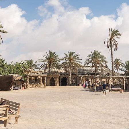 Kfar Hanokdim Arad Exteriör bild