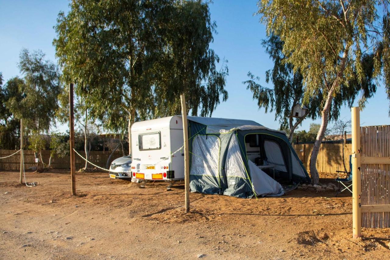 Kfar Hanokdim Hotell Arad Exteriör bild